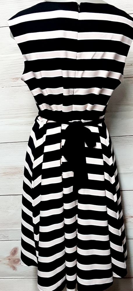 Roz & Ali Stripped A Line Back tie Dress Size 14P - Picture 3 of 11